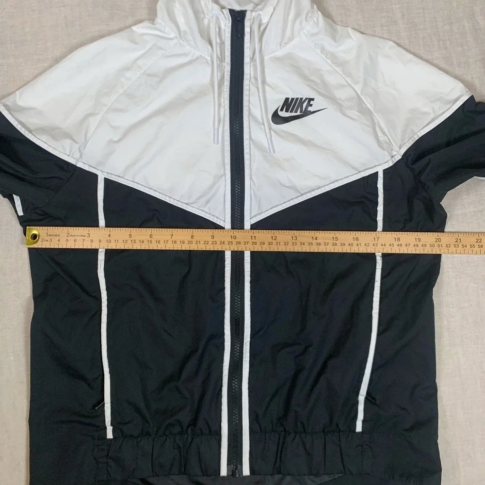 Nike Windrunner Jacket Womens Medium Black White Excellent Hooded Zip 883495